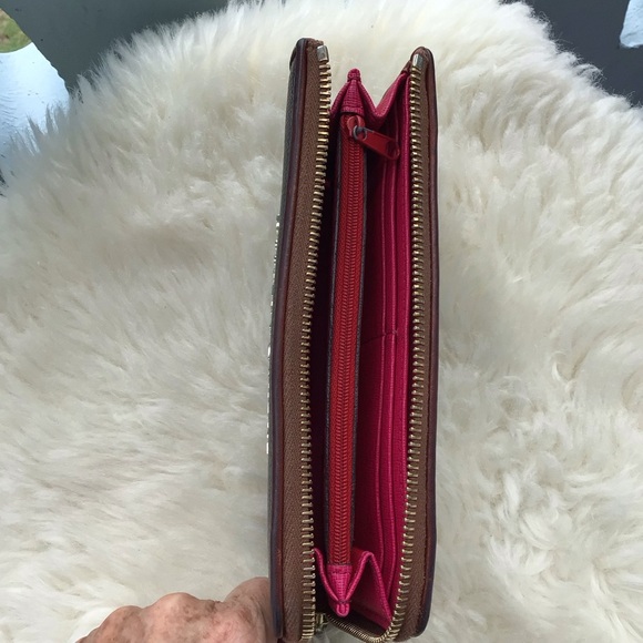 Dooney & Bourke All Weather Leather Long Zip Around Multi-compartment Clutch Bag - Picture 8 of 10